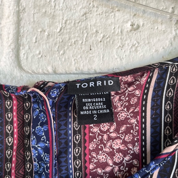 Torrid Size 2 (Plus) Boho Print Chiffon Tie Sleeve Blouse - Picture 7 of 10